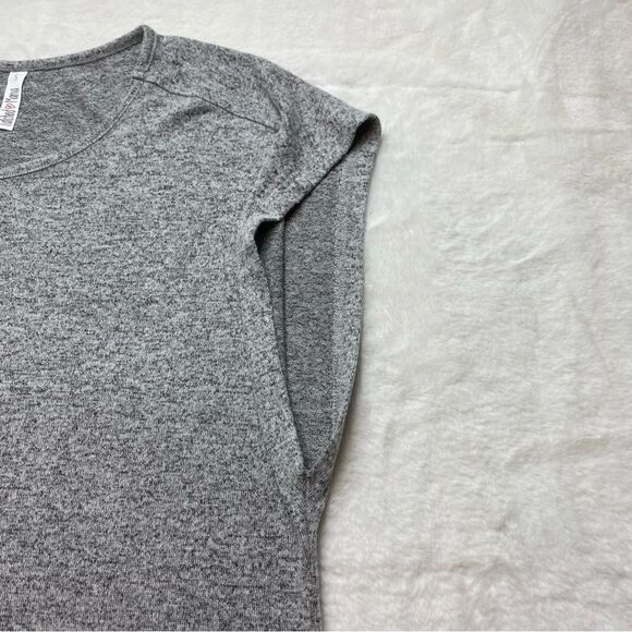 Latched Mama Gray Nest Nursing Tunic Size Small - Picture 6 of 9